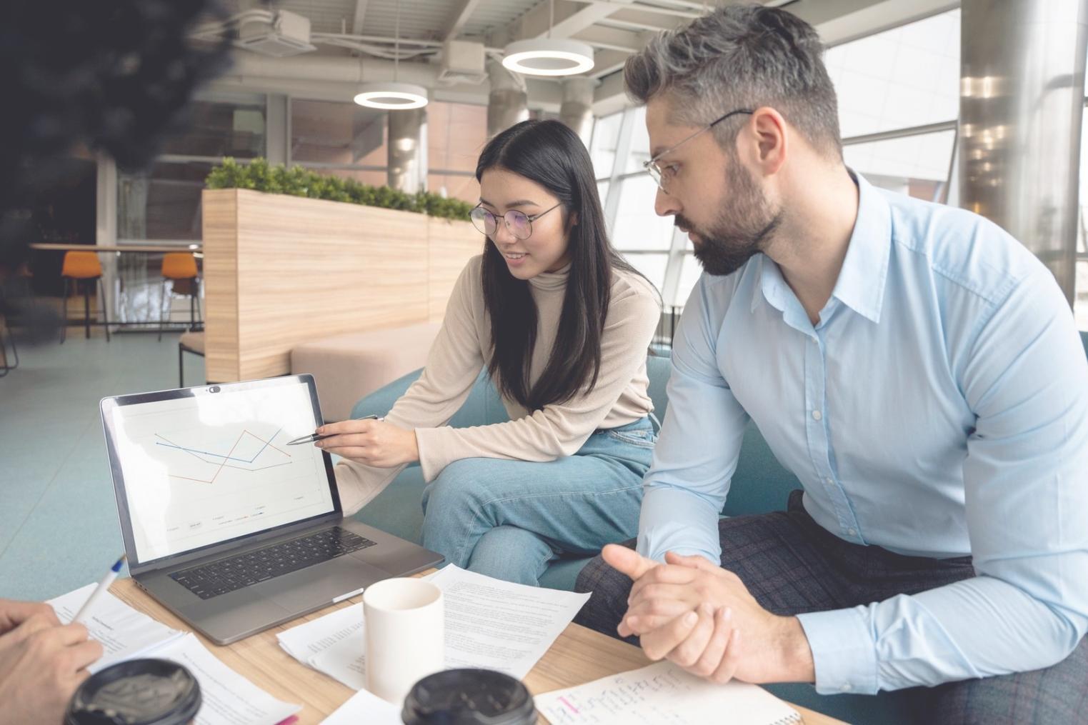 Reunión de seguimiento con emprendedores